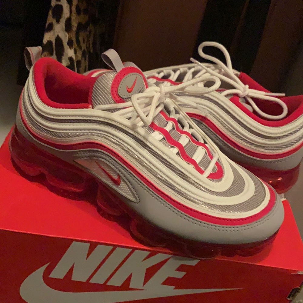 Vapormax 97 barely worn